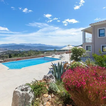 Alivia Lefkas Luxury Vilă *
