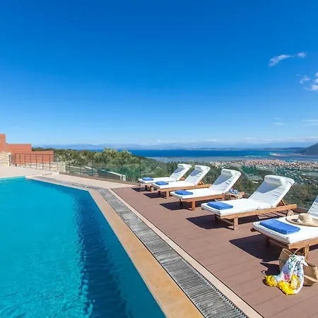 Alivia Lefkas Luxury Vilă